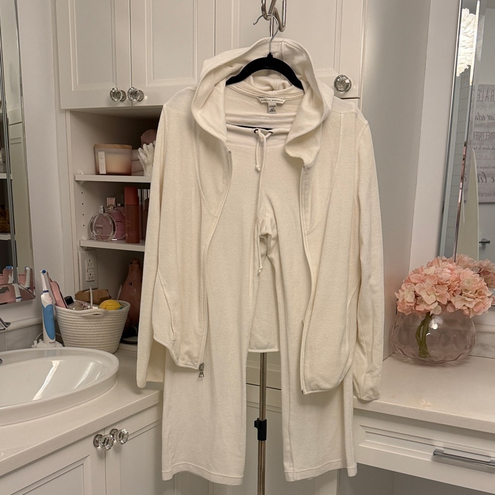 Banana Republic Cream Hooded sweater and pants